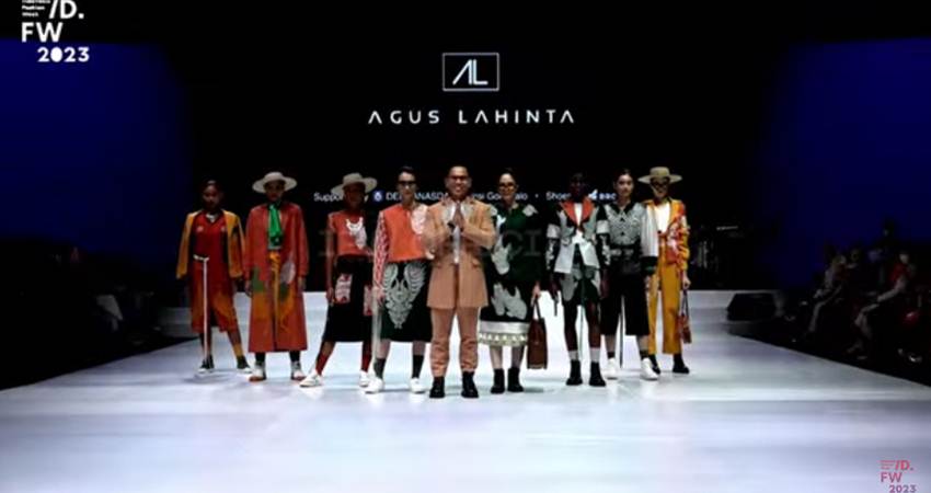 Karawo Memukau di IFW 2023, Sandiaga : Sebuah Karya yang Saya dan Isteri Sangat Gemari