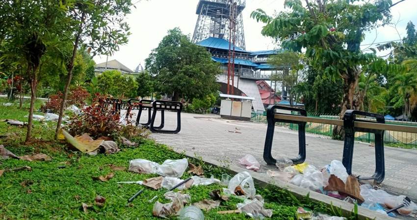 Sampah Berserakan di Taman Budaya Limboto