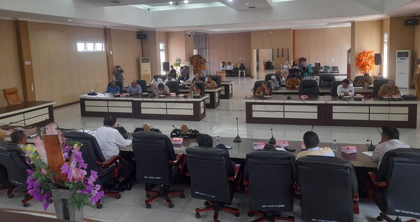 Rapat Dengar Pendapat yang dilaksanakan eh DPRD Gorut bersama instansi teknis terkait dan Aktivis GAM.