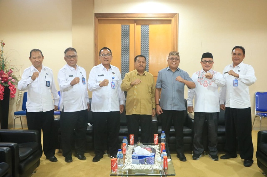 Pimpinan Deprov Gorontalo menerima kunjungan Kepala Badan Narkotika Nasional Provinsi (BNNP) Gorontalo yang baru, kemarin (13/3). (Humas)