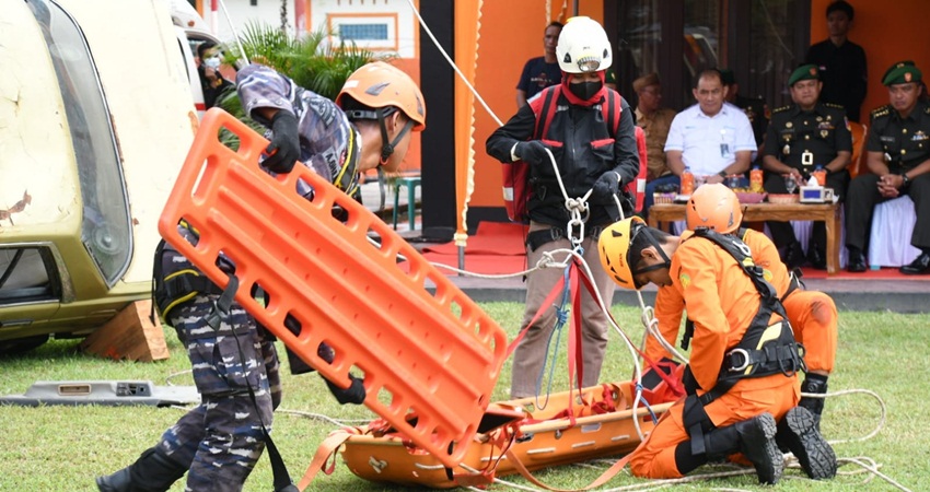 Simulasi, Basarnas Sigap Selamatkan Korban Kecelakaan