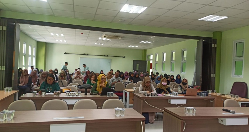 Pelaksanaan sekolah Mawapres FSB, berupa workshop dan bimbingan teknis program pembinaan mahasiswa wirausaha, berlangsung di FSB, pekan lalu. (foto : dok /fsb)