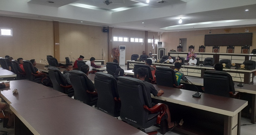 Masa aksi yang mendatangi gedung DPRD beberapa waktu lalu yang mempertanyakan pengawasan Wakil rakyat terhadap pelaksanaan dana PEN.