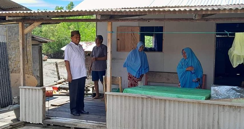 Wakil Ketua 1, DPRD Gorut, Roni Imran mengecek langsung kesiapan masyarakat penerima bantuan BSPS.