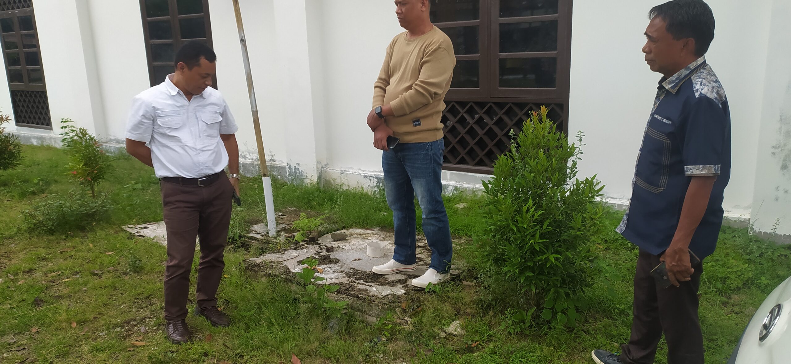 JAJARAN komisi II saat turun lapangan meninjau beberapa proyek yang menggunakan dana PEN belum lama ini