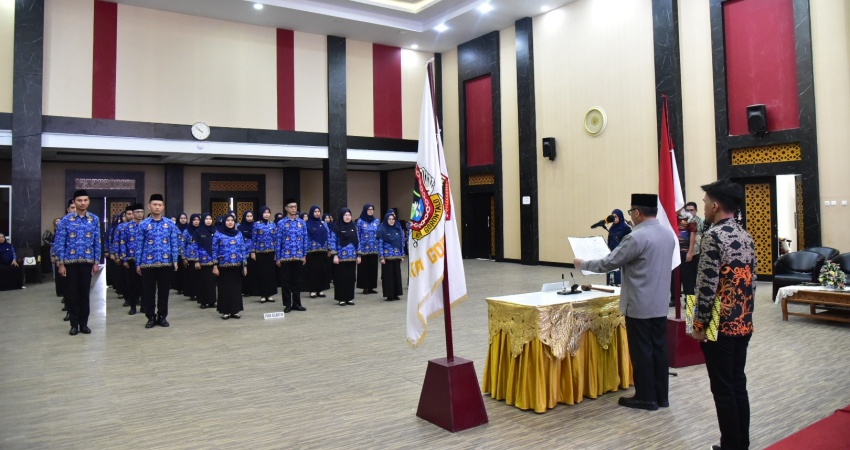 Suasana pelantikan pejabat fungsional kesehatan oleh Wali Kota Gorontalo, Marten Taha, Jumat (24/3/2023). (Foto: Prokopim)