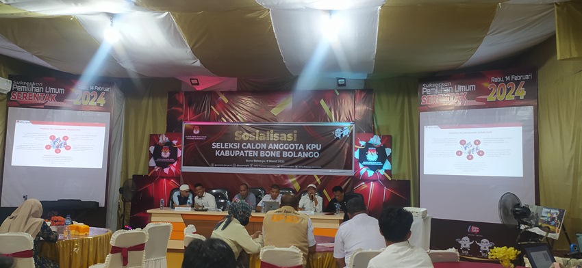 sosialisasi di KPU Bonbol kemarin. (Foto Caisar/GP)