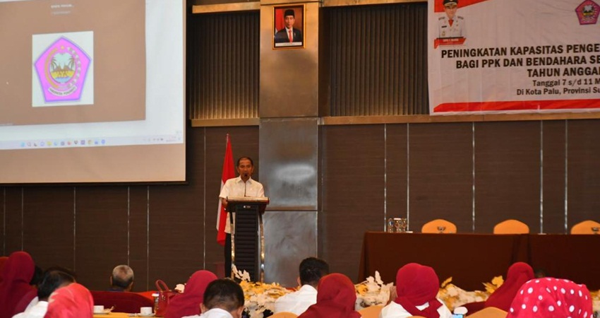 Peningkatan kapasitas pengelolaan keuangan daerah di Aula Mellinea 1 Grand Ballroom, Best Western Plus Coco Palu, Sulawesi Tengah, dihadiri Bupati Pohuwato, Saipul A. Mbuinga, Rabu (8/3). (foto: Iwan Karim/Prokopim)