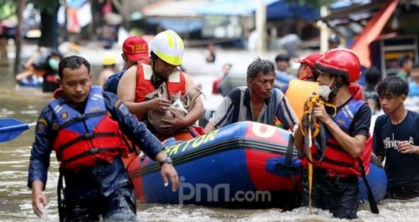 Badan Meteorologi, Klimatologi dan Geofisika (BMKG) menyampaikan bahwa sebagian besar wilayah di Indonesia berpotensi mengalami hujan lebat, pada Minggu (26/3). Ilustrasi: Ricardo/JPNN.com