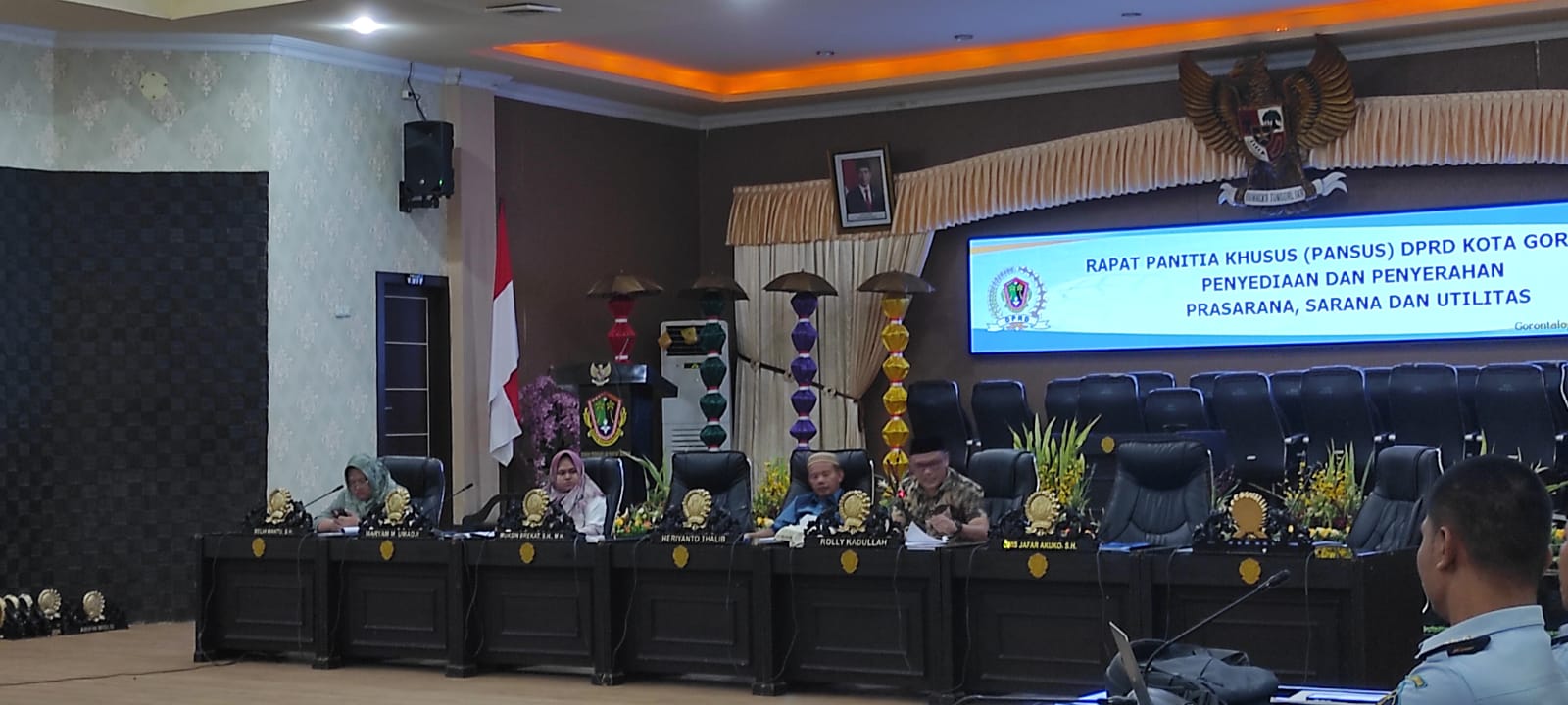 Rapat Pansus III DPRD Kota Gorontalo Penyediaan dan Penyerahan Prasarana Sarana Dan Utilitas, Selasa,(28/03/2023). (Foto: Roy/Gorontalo Post).