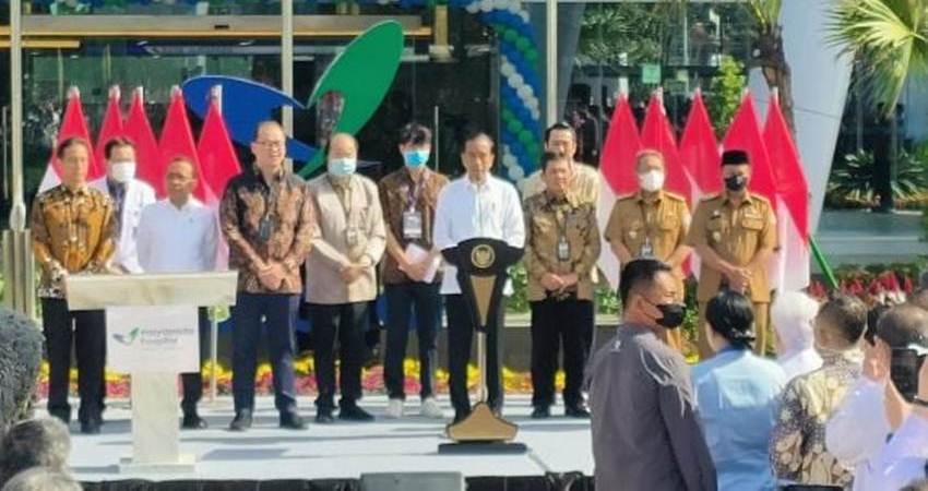 Presiden Joko Widodo (Jokowi) meresmikan pembangunan Rumah Sakit (RS) Mayapada di Bandung, Jawa Barat, Senin (6/3). Foto : Fathan
