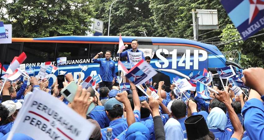 Jaga Kedaulatan, Kader Partai Demokrat Rame-rame Datangi Pengadilan