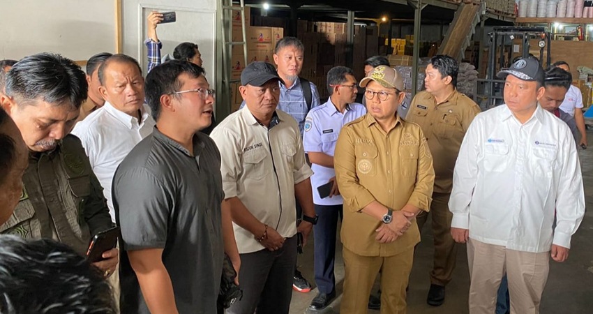 Jelang Bulan Ramadhan Penjabat Gubernur Gorontalo Hamka Hendra Noer bersama sejumlah pimpinan OPD dan Forkopimda melakukan inspeksi di sejumlah distributor, toko dan pasar di Gorontalo.(Foto: ISTIMEWA)