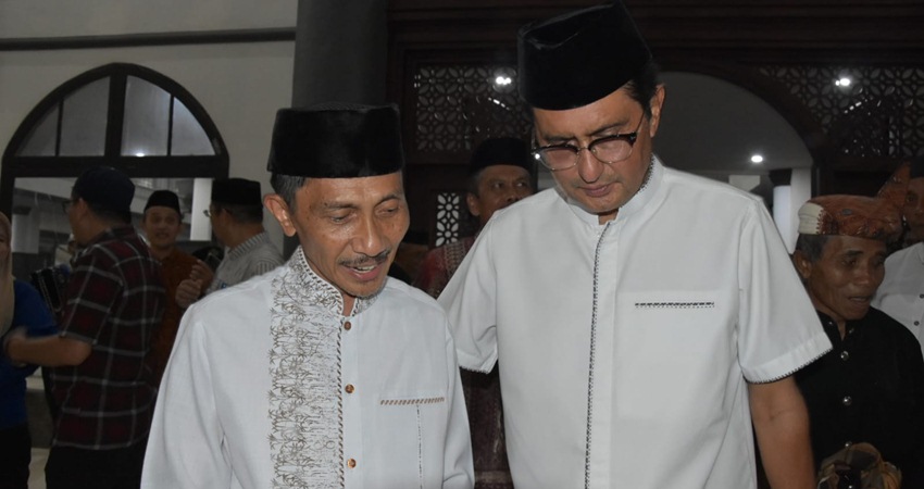 POSE bersama Bupati Nelson dengan Kades Se Kecamatan Tibawa.