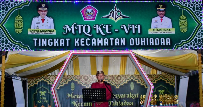 Bupati Pohuwato, Saipul A. Mbuinga, menutup secara resmi MTQ VII Tingkat Kecamatan Duhiadaa, Sabtu (8/4). (foto: Iwan Karim/Prokopim)