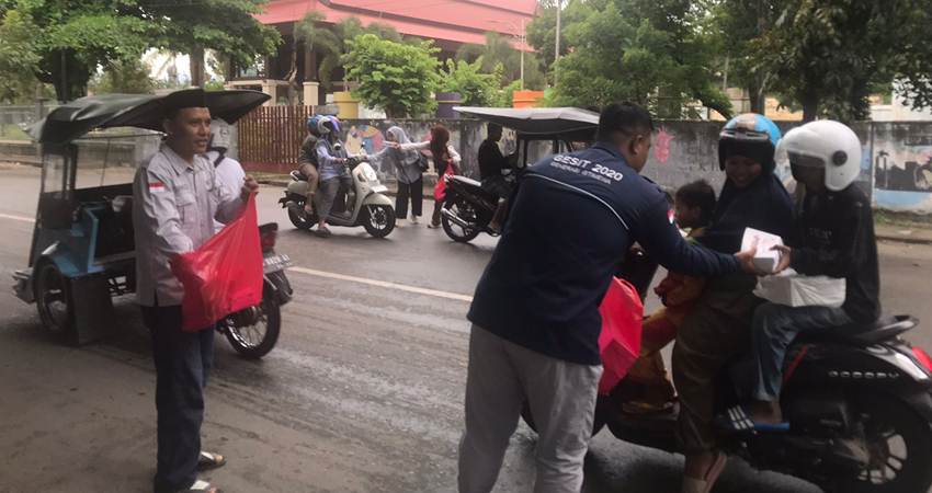 Peringati Hasiarnas 2023, KPID Gorontalo Bagi-bagi Takjil 