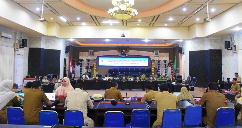 Rapat antara Badan Anggaran DPRD Kota Gorontalo dengan TAPD Kota Gorontalo, Selasa (23/5/2023).(Foto. Humas Dekot)