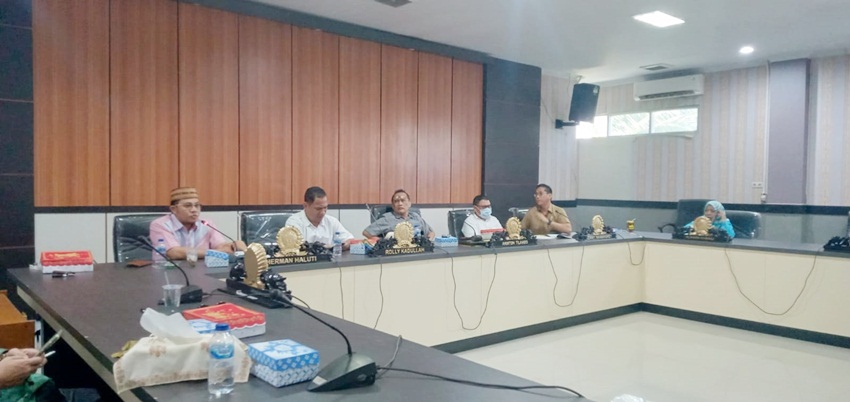 Rapat Kerja Komis C, bersama dengan OPD di lingkungan Pemkot Gorontalo, dalam rangka evaluasi dana PEN, DAU dan DAK, Senin (22/5/2023)