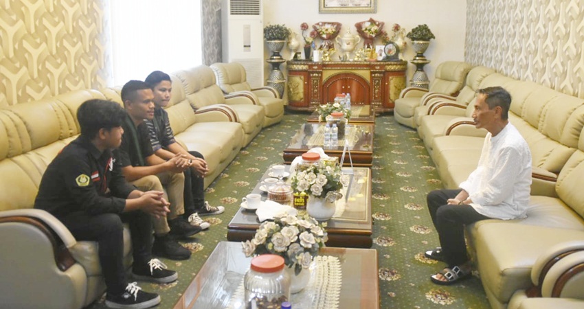 SUASANA Pertemuan Bupati Nelson Pomalingo dengan pengurus HMI Cabang Limboto.
