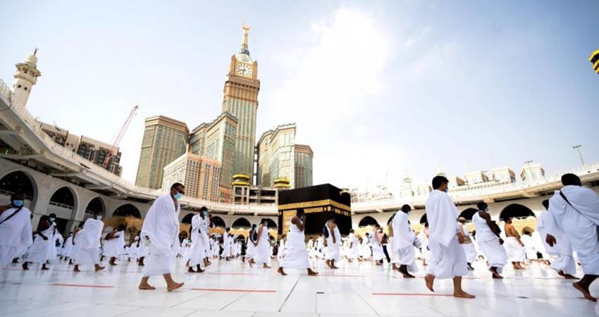 Jamaah saat melaksanakan tawaf di Masjidil Haram, Makkah, Arab Saudi. (foto : dok/antara)