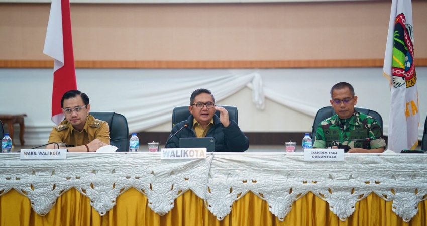 Wali Kota Gorontalo, Marten Taha ketika memaparkan dua inovasi yang dilahirkan pihaknya dalam menangani inflasi di Kota Gorontalo pada Rakornas pengendalian inflasi, Senin (22/5/2023). (Foto: Istimewa)