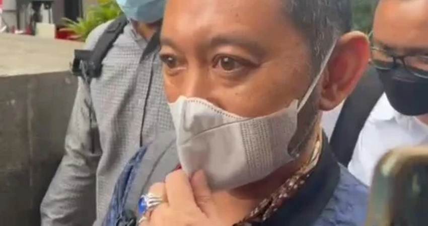 Kepala Bea dan Cukai Makassar Andhi Pramono saat menyambangi Gedung Komisi Pemberantasan Korupsi (KPK), Jakarta Selatan, Selasa (14/3). Foto: Fathan/ JPNN.com