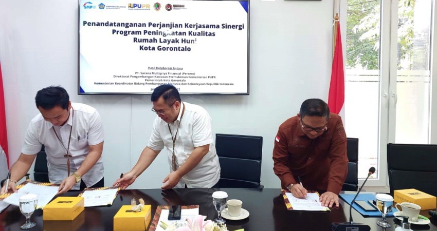 Penandatanganan kerjasama antara Wali Kota Gorontalo, Marten Taha dengan pihak PT. SMF, Senin (15/5/2023) di Jakarta. (Foto: Istimewa)