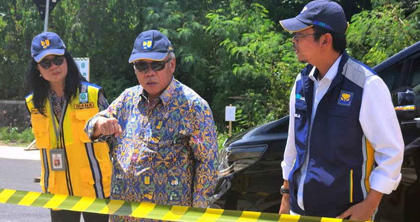 Kunjungan kerja Menteri PUPR, memastikan proyek pengerjaan peningkatan infrastruktur Labuan Bajo tuntas dengan kualitas dan mutu yang unggul.--