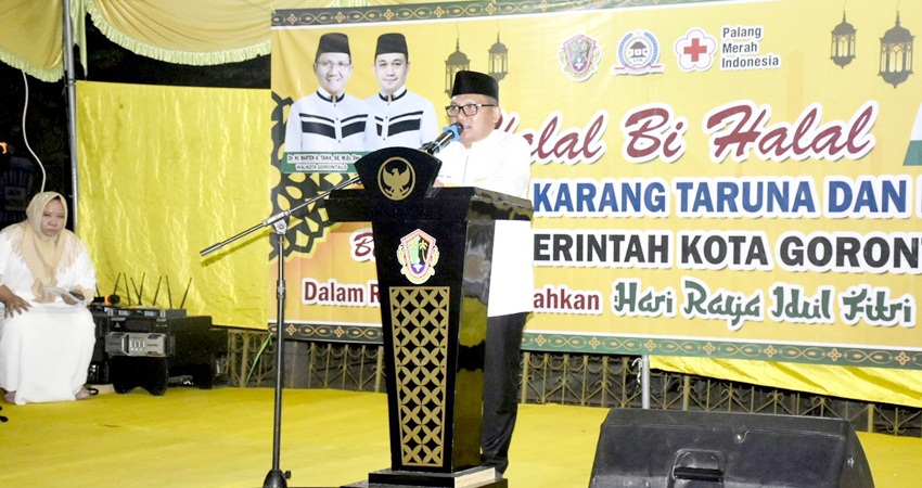 Wali Kota Gorontalo, Marten Taha ketika memberikan sambutan pada kegiatan Halal Bihalal yang digelar LPM, PMI dan Karang Taruna Kota Gorontalo, Sabtu (6/5/2023). (Foto: Prokopim)