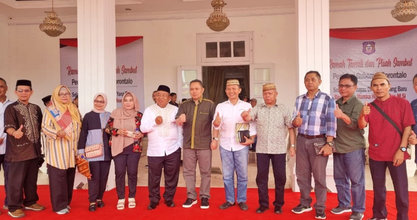 Yayasan Islamic Center Gorontalo saat mengunjungi Penjabat Gubernur Gorontalo Ismail Pakaya, di Rujab Gubernur, Kota Gorontalo, Kamis (18/5/2023). (Foto : Alfred)