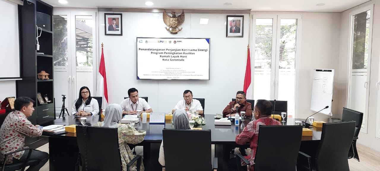 Penandatanganan kerjasama antara Wali Kota Gorontalo, Marten Taha dengan pihak PT. SMF, Senin (15/5/2023) di Jakarta. (Foto: Istimewa)