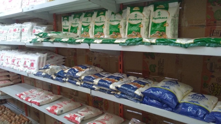 Terigu yang dijual di salah satu toko yang ada di Jl. Rambutan, Kota Gorontalo. (Foto Elvira)