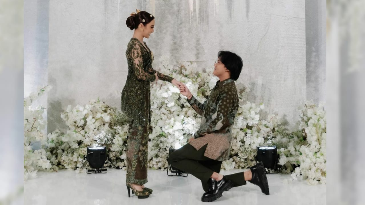 Rizky Febian & Mahalini Resmi Tunangan (Foto: dok. Instagram/@thebridestory)