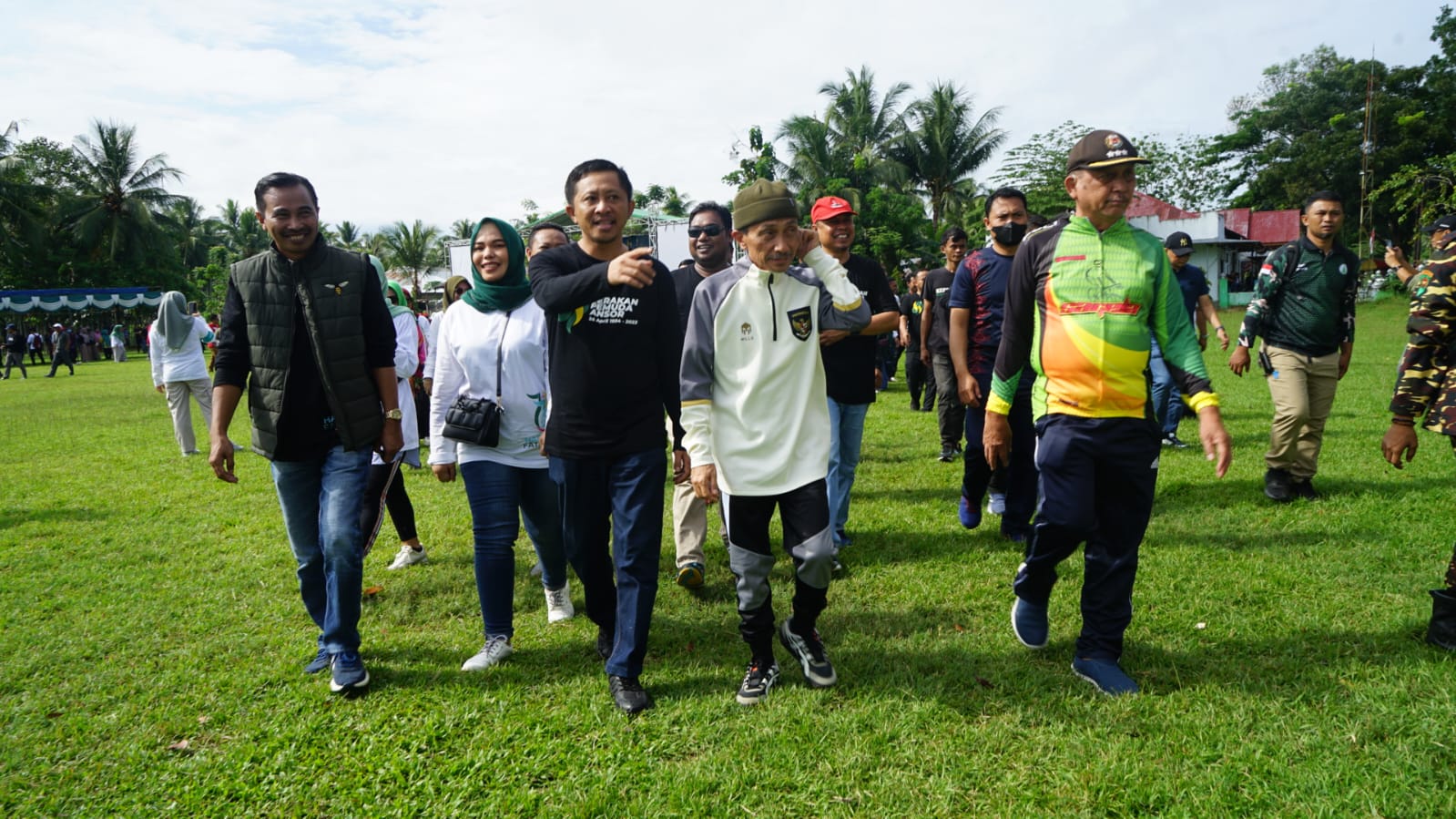 HADIR. Aleg Jayusdi Rivai sekaligus Dewan Pembina GP Anshor saat hadir dalam kegiatan jalan sehat dalam rangka Harlah GP Anshor ke 88.