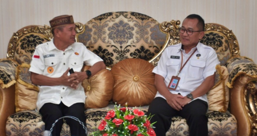 Kunjungan silaturahmi Kepala BNN Provinsi Gorontalo, Brigjen Pol. Rudy Ahmad Sudrajat S.I.K. M.H, diterima Bupati Pohuwato, Saipul A. Mbuinga di ruang kerjanya Rabu (24/5). (foto: Iwan Karim/Prokopim)
