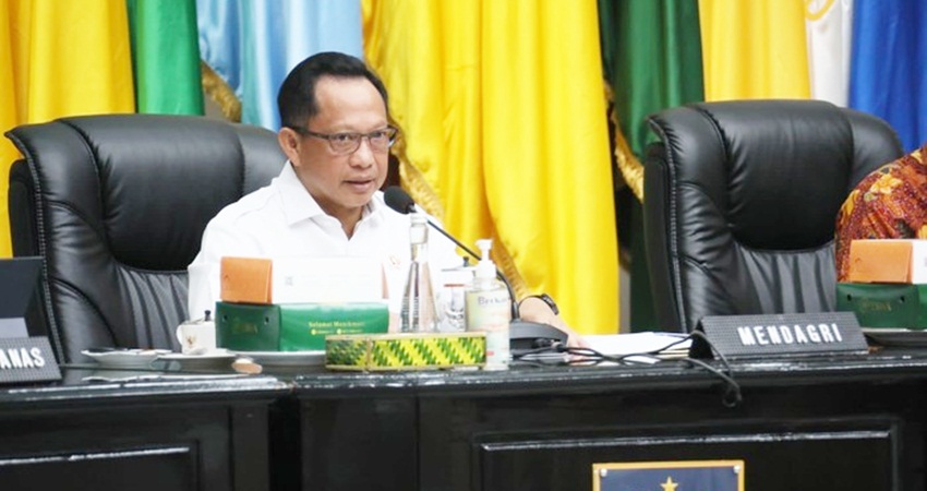 Mendagri Tito Karnavian memimpin rakor pengendalian inflasi secara virtual di Kemendagri, Rabu (3/5). Gorontalo tercatat sebagai daerah dengan tingkat inflasi terendah ketiga nasional. (foto : istimewa)