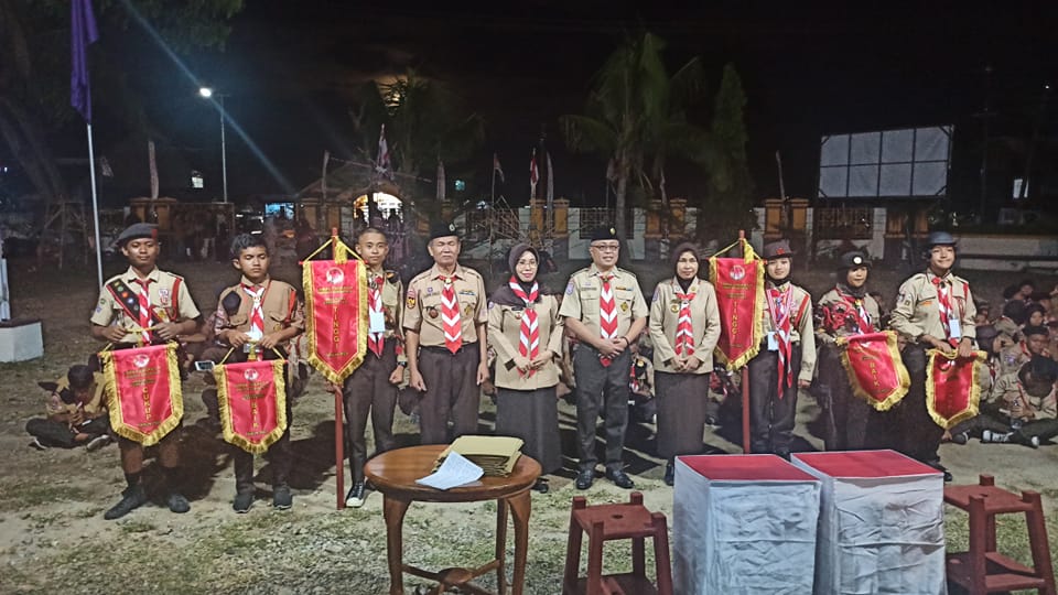 Tim regu pramuka Kabupaten Gorontalo, dan Boalemo saat ditetapkan sebagai pemenang LT IV tingkat Kwarda Gorontalo, Ahad (7/5). (foto : fb/Titien Fatmawaty/kwarda)