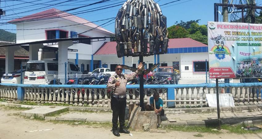 Tugu knalpot brong di gorontalo