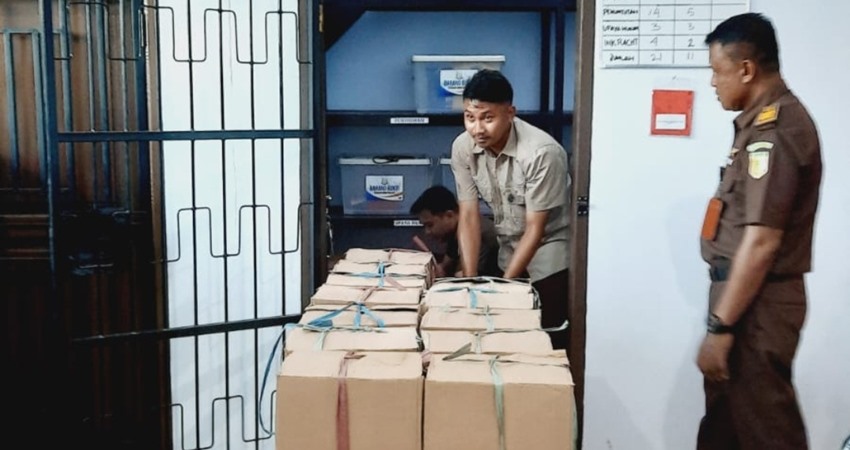 Inkrach, Ratusan Botol Miras Dieksekusi