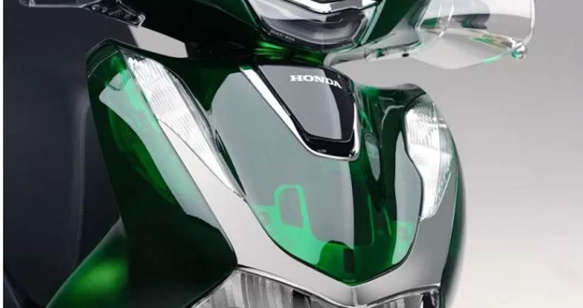 Honda SH125i Vetro dengan body transparan. (VisorDown)