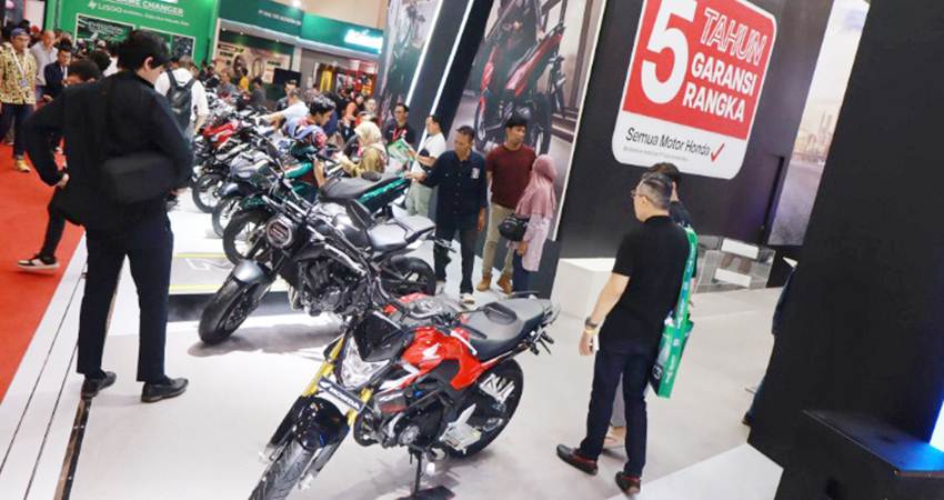 Kehadiran AHM pada Indonesia Motorcycle Show (Imos) 2023 dengan menampilkan 27 model motor honda sekaligus. (Istimewa).