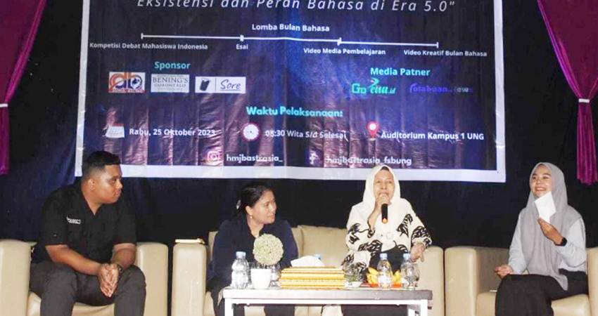 Pelaksanaan seminar bulan bahasa yang digelar HMJ Bastrasia, Fakultas Sastra dan Budaya, di auditorium UNG, baru-baru ini. (foto : istimewa)