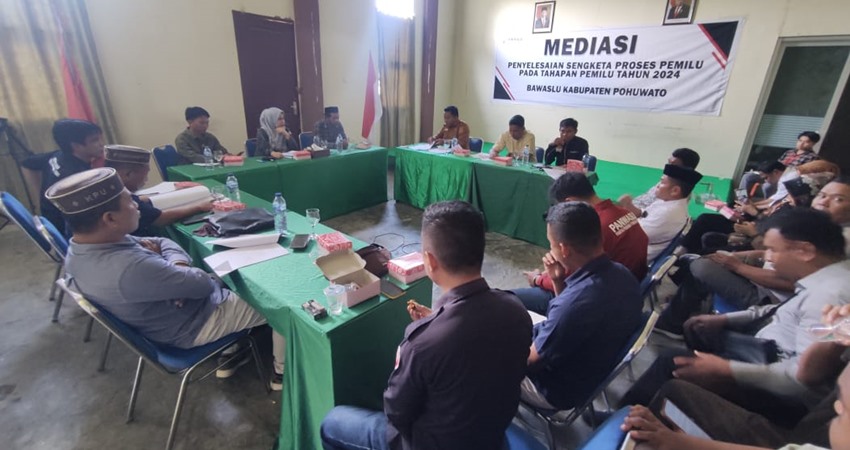 Siap-siap, Baliho “Offside” di Pohuwato Bakal Ditertibkan