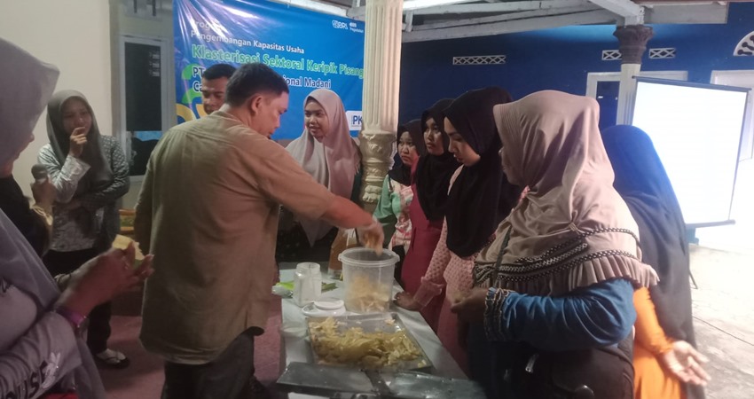 PNM Cabang Manado Gelar Klasterisasi Sektoral Olahan Keripik Pisang