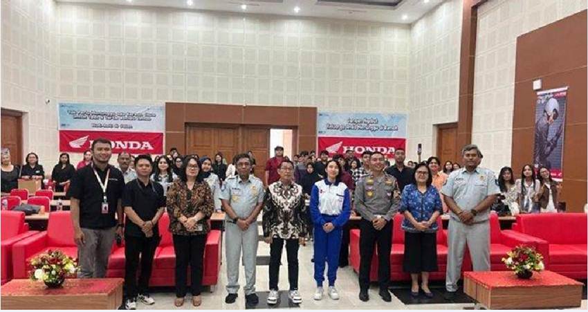 Gandeng Polda, dan Jasa Raharja, DAW Edukasi Keselamatan Berkendara ke Mahasiswa Unsrat 