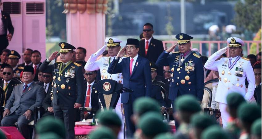 Jokowi Senang Tingkat Kepercayaan Masyarakat Terhadap TNI Selalu Teratas