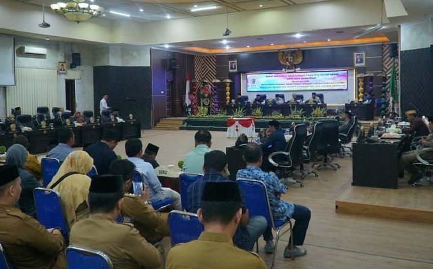 Paripurna pembicaraan tingkat II DPRD Kota Gorontalo dalam rangka penyampaian pendapat akhir fraksi terhadap ranperda APBD 2024 Kota Gorontalo, Senin (27/11/2023)