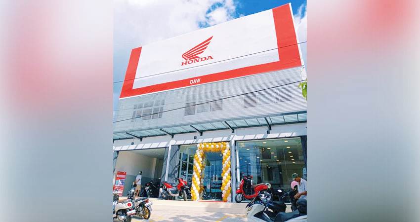 LEBIH DEKAT : Daya Adicipta Wisesa menghadirkan dealer resmi sepeda motor honda di Kota Bitung, Sulawesi Utara. (foto : dok /daw)
