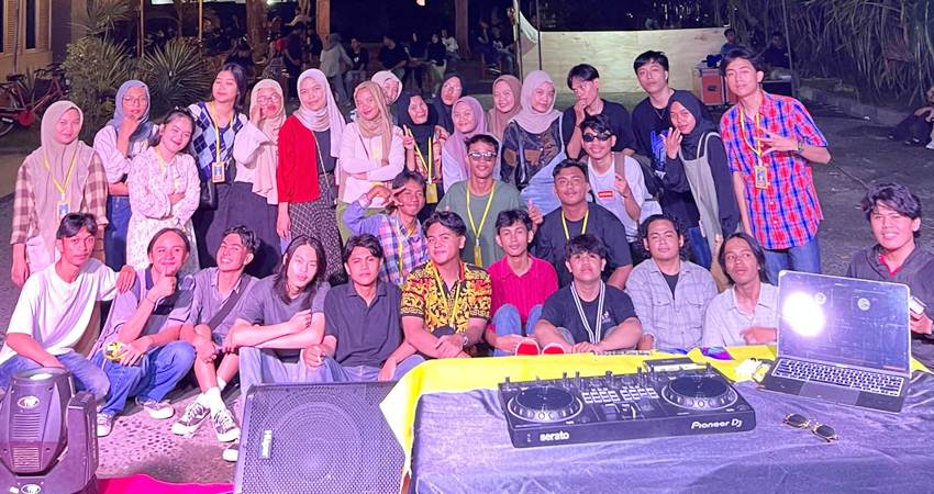 Puncak event tersebut berlangsung di halaman Gedung Bersama FIS, Universitas Negeri Gorontalo, Minggu (24/12/23). (F. Istimewa)