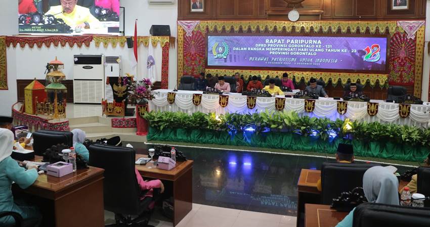 Rapat paripurna Deprov Gorontalo terkait HUT Provinsi Gorontalo ke-23 yang berlangsung, kemarin (5/12).